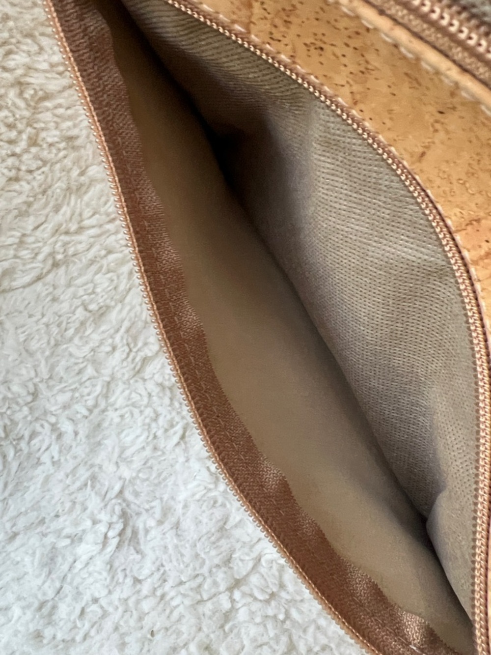 Vegan Sustainable Cork Crossbody Shoulder Bag Purse - Picture 5 of 5